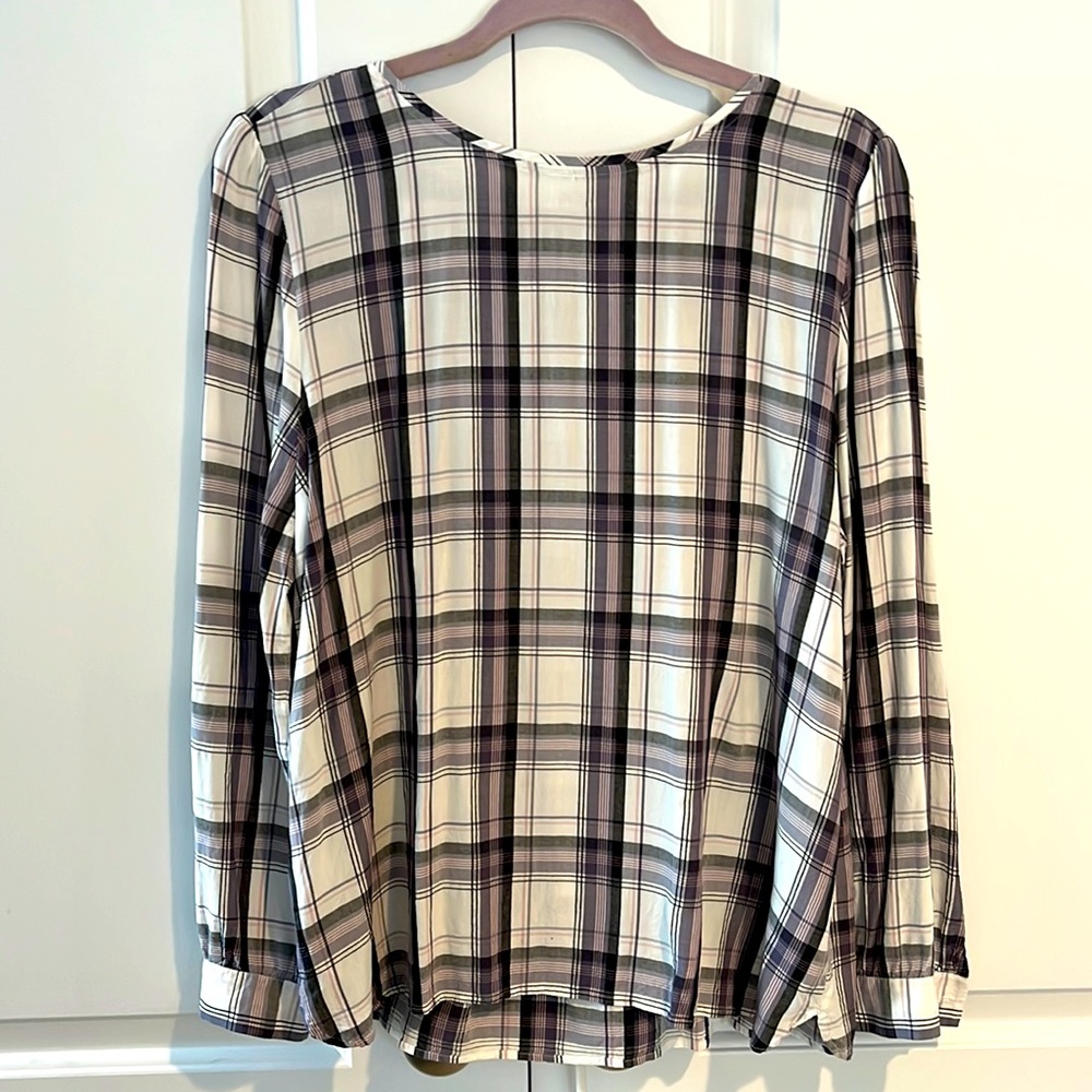 Loft plaid top. Excellent condition! Cute details!